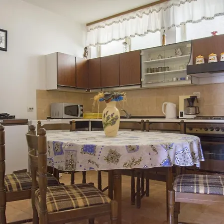 Andrea Apartment *
